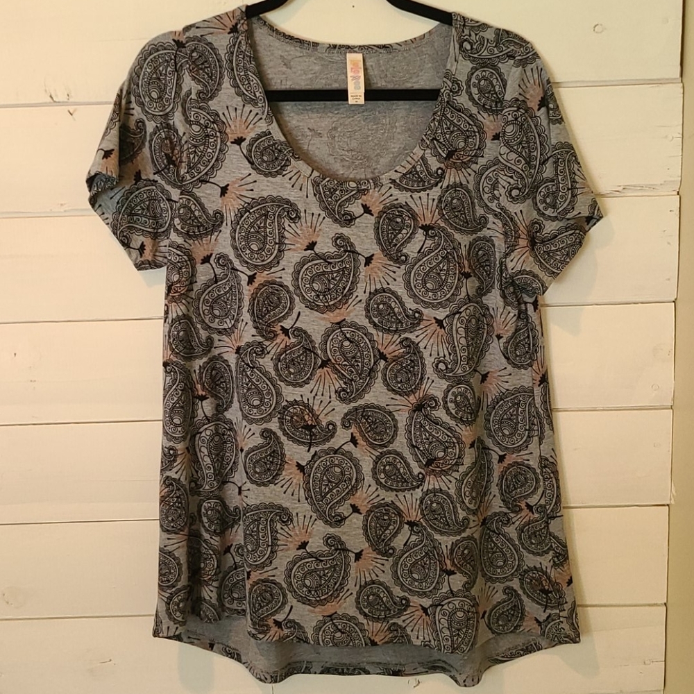 LuLaRoe Medium Classic Tee